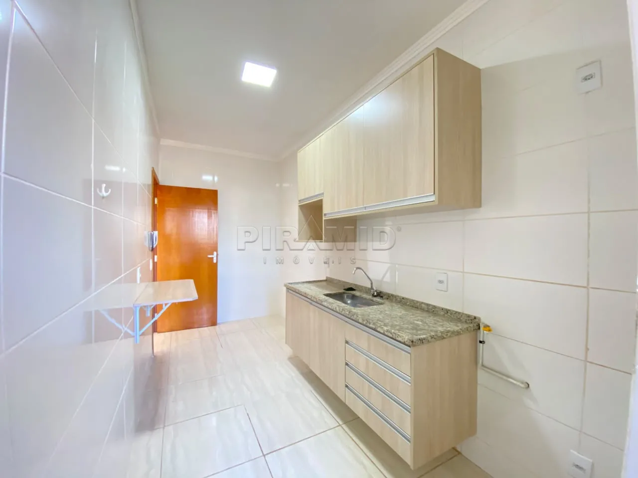 Alugar Apartamento / Padr&atilde;o em Ribeir&atilde;o Preto R$ 1.600,00 - Foto 5