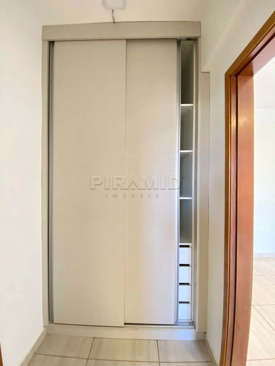 Alugar Apartamento / Padr&atilde;o em Ribeir&atilde;o Preto R$ 1.600,00 - Foto 8