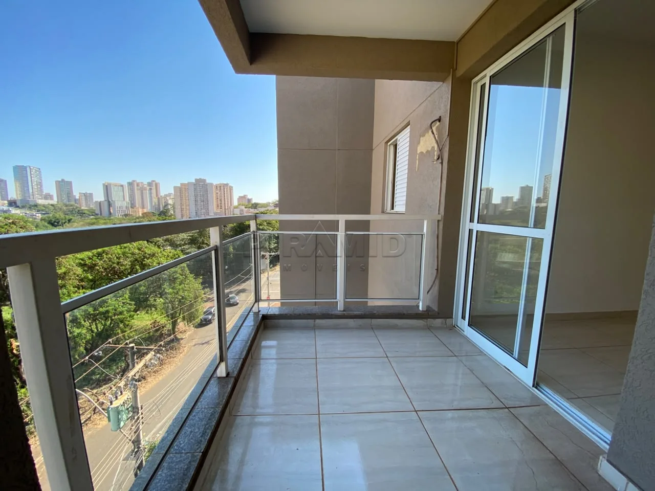 Alugar Apartamento / Padr&atilde;o em Ribeir&atilde;o Preto R$ 1.600,00 - Foto 3
