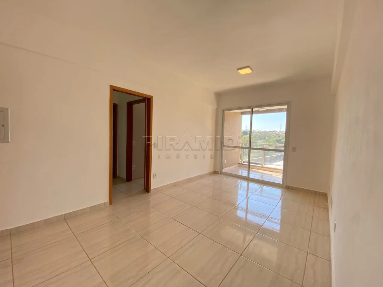 Alugar Apartamento / Padr&atilde;o em Ribeir&atilde;o Preto R$ 1.600,00 - Foto 2