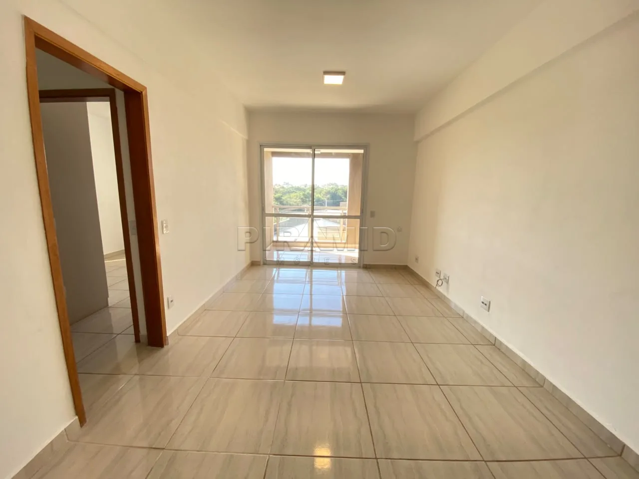 Alugar Apartamento / Padr&atilde;o em Ribeir&atilde;o Preto R$ 1.600,00 - Foto 3