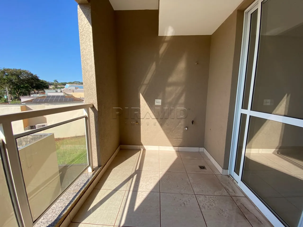 Alugar Apartamento / Padr&atilde;o em Ribeir&atilde;o Preto R$ 1.600,00 - Foto 4