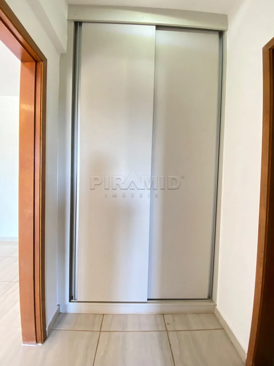 Alugar Apartamento / Padr&atilde;o em Ribeir&atilde;o Preto R$ 1.600,00 - Foto 10