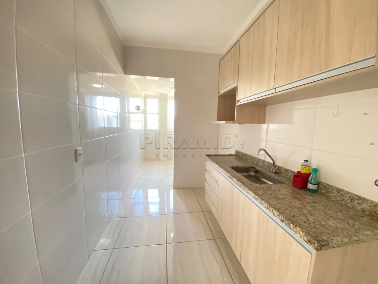 Alugar Apartamento / Padr&atilde;o em Ribeir&atilde;o Preto R$ 1.600,00 - Foto 14