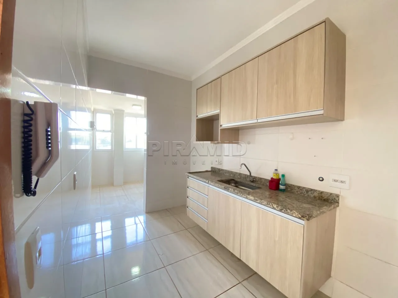 Alugar Apartamento / Padr&atilde;o em Ribeir&atilde;o Preto R$ 1.600,00 - Foto 15