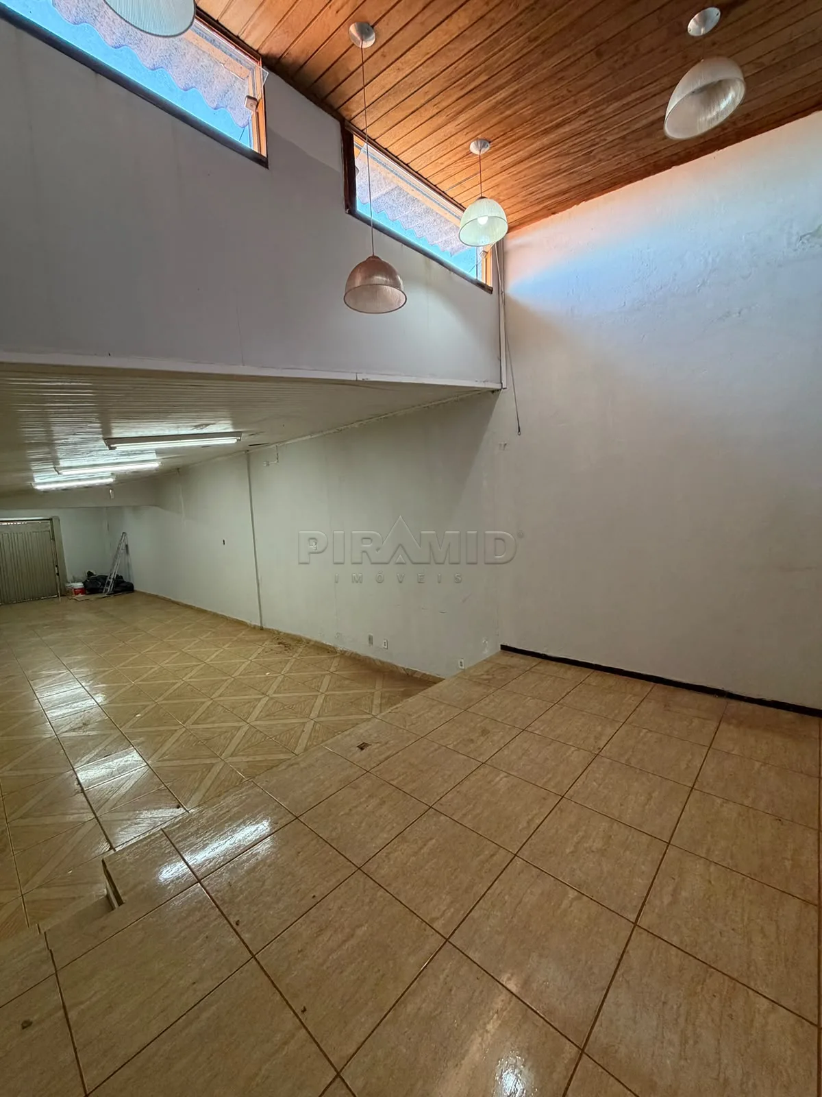 Alugar Casa / Padr&atilde;o em Ribeir&atilde;o Preto R$ 1.500,00 - Foto 1