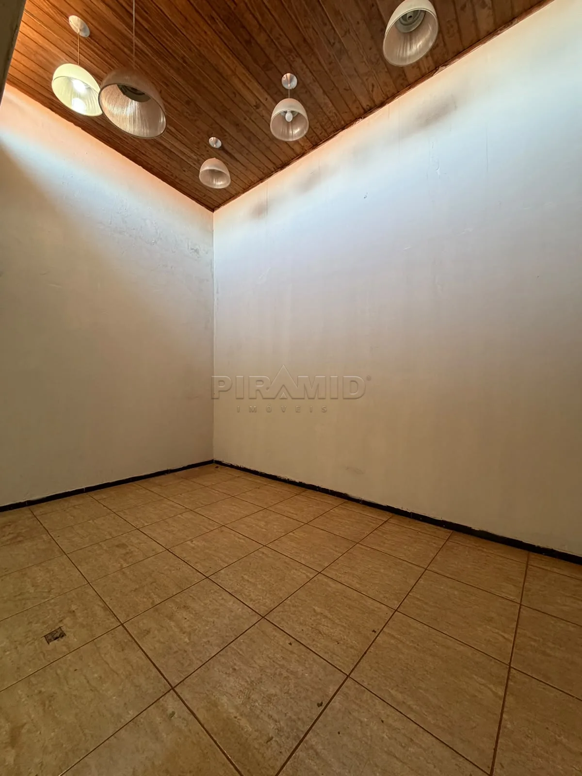 Alugar Casa / Padr&atilde;o em Ribeir&atilde;o Preto R$ 1.500,00 - Foto 3