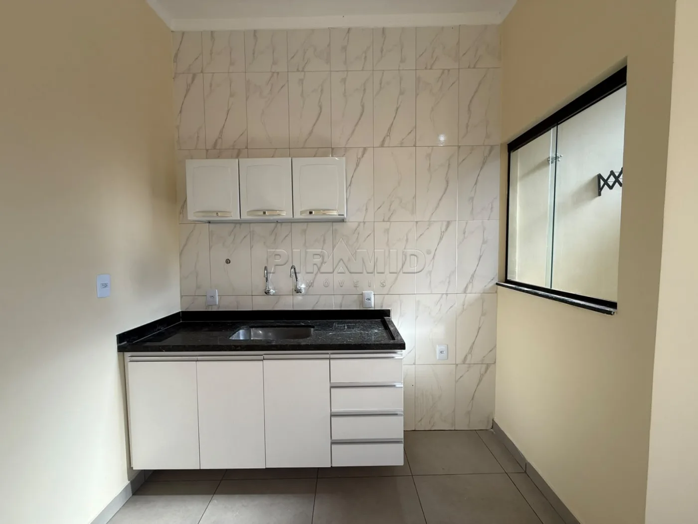 Alugar Casa / Padr&atilde;o em Ribeir&atilde;o Preto R$ 1.150,00 - Foto 5