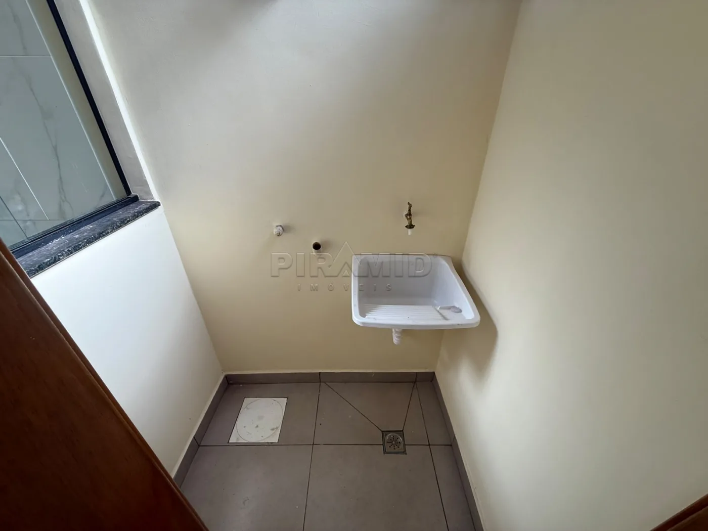 Alugar Casa / Padr&atilde;o em Ribeir&atilde;o Preto R$ 1.150,00 - Foto 6