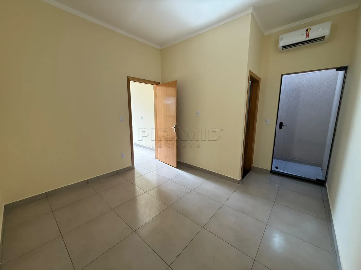 Alugar Casa / Padr&atilde;o em Ribeir&atilde;o Preto R$ 1.150,00 - Foto 8