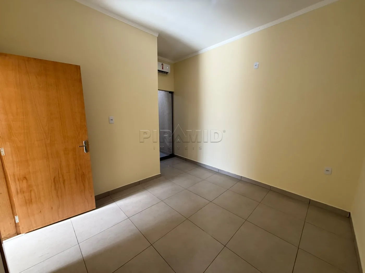 Alugar Casa / Padr&atilde;o em Ribeir&atilde;o Preto R$ 1.150,00 - Foto 9
