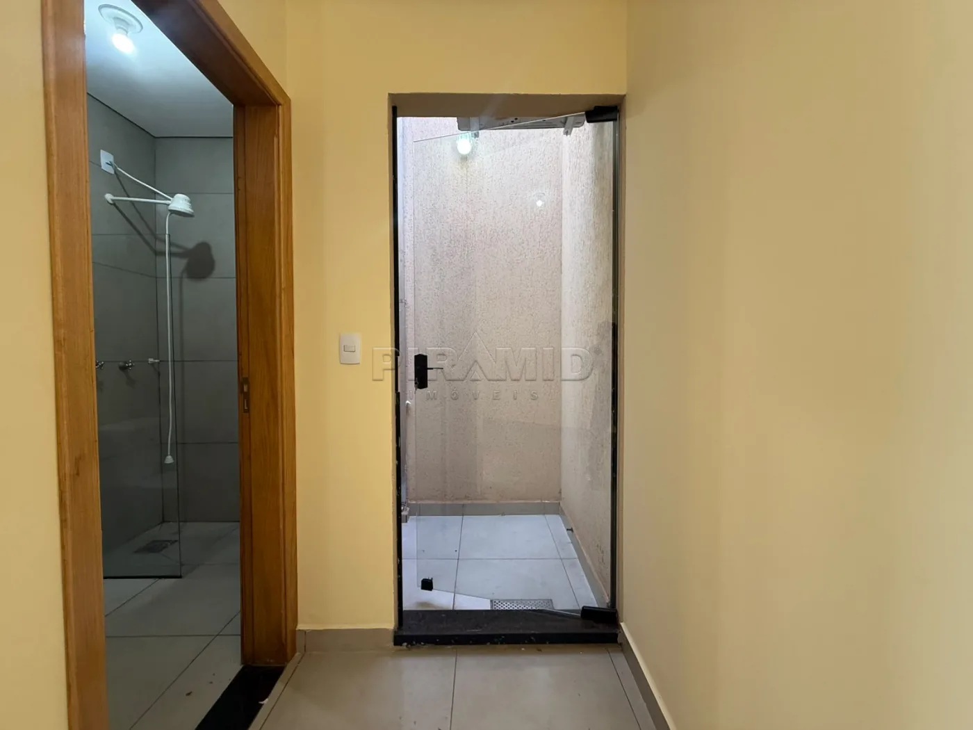 Alugar Casa / Padr&atilde;o em Ribeir&atilde;o Preto R$ 1.150,00 - Foto 13