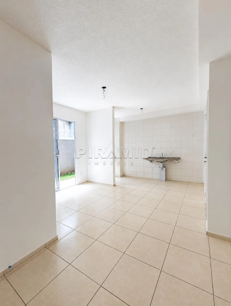 Alugar Apartamento / Padr&atilde;o em Ribeir&atilde;o Preto R$ 1.800,00 - Foto 2