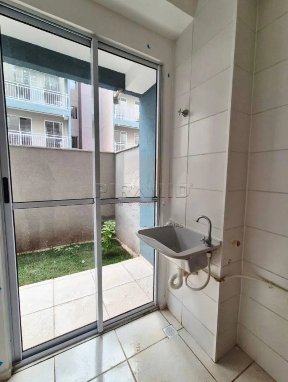 Alugar Apartamento / Padr&atilde;o em Ribeir&atilde;o Preto R$ 1.800,00 - Foto 4