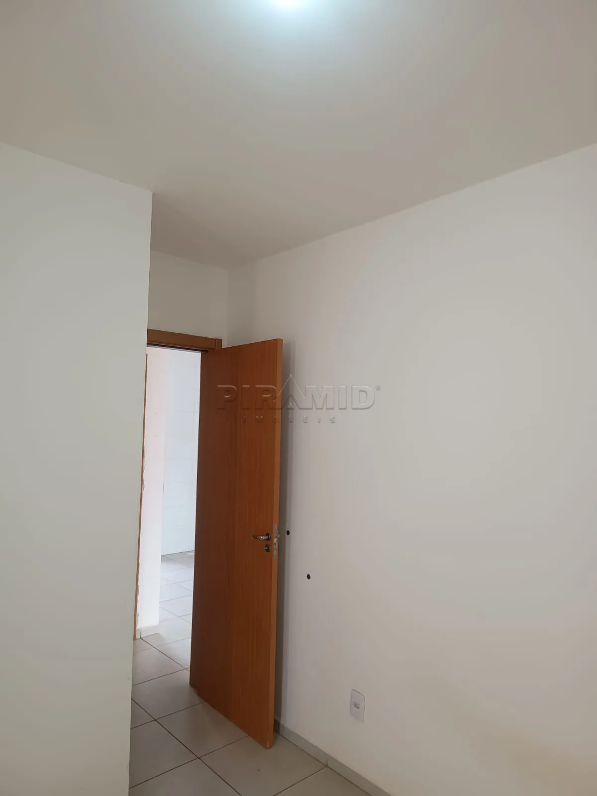 Comprar Casa / Padr&atilde;o em Ribeir&atilde;o Preto R$ 220.000,00 - Foto 5