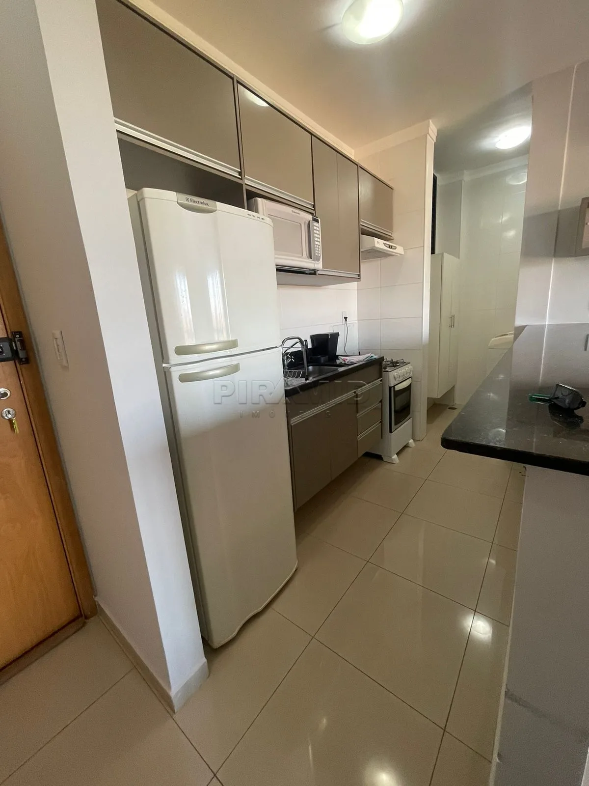 Alugar Apartamento / Padr&atilde;o em Ribeir&atilde;o Preto R$ 1.850,00 - Foto 5