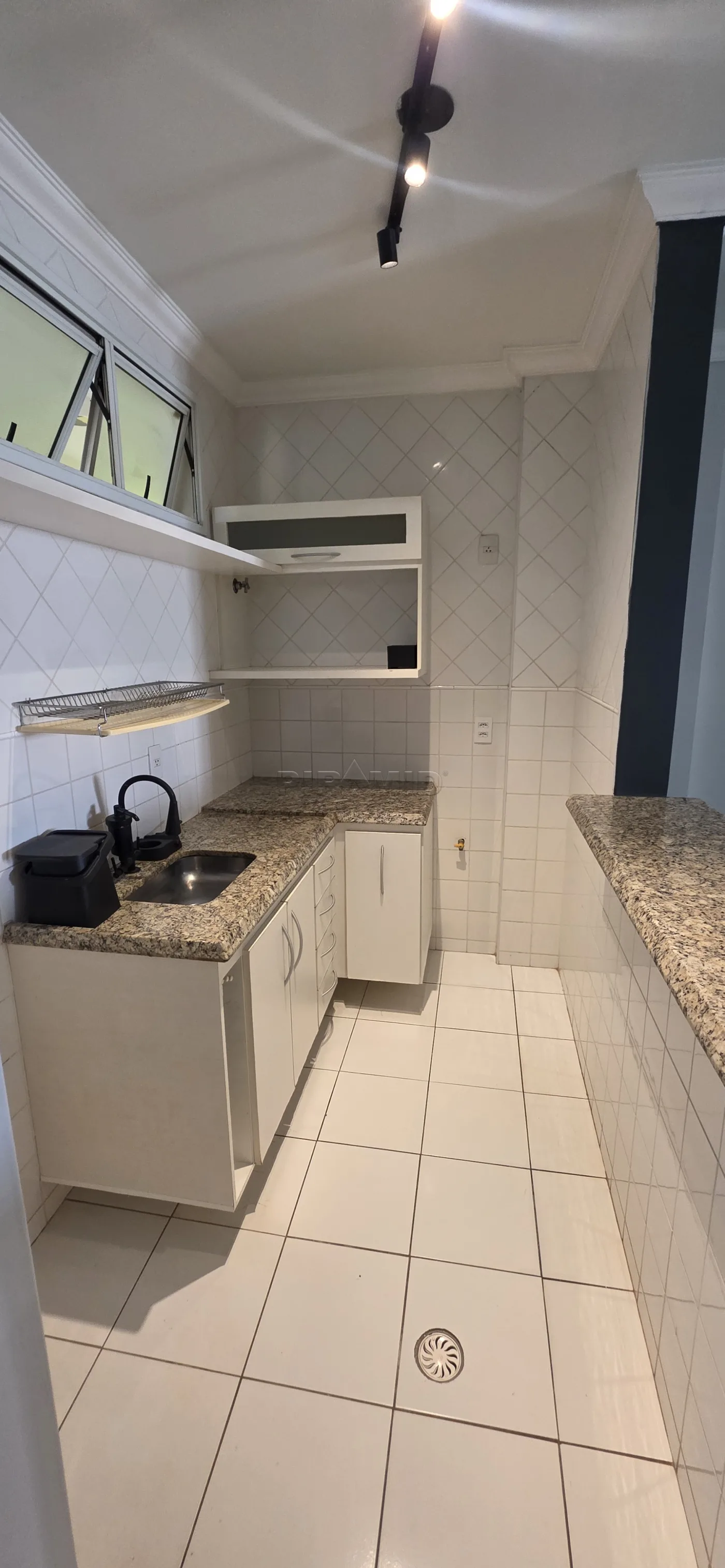 Alugar Apartamento / Kitchnet em Ribeir&atilde;o Preto R$ 1.500,00 - Foto 4