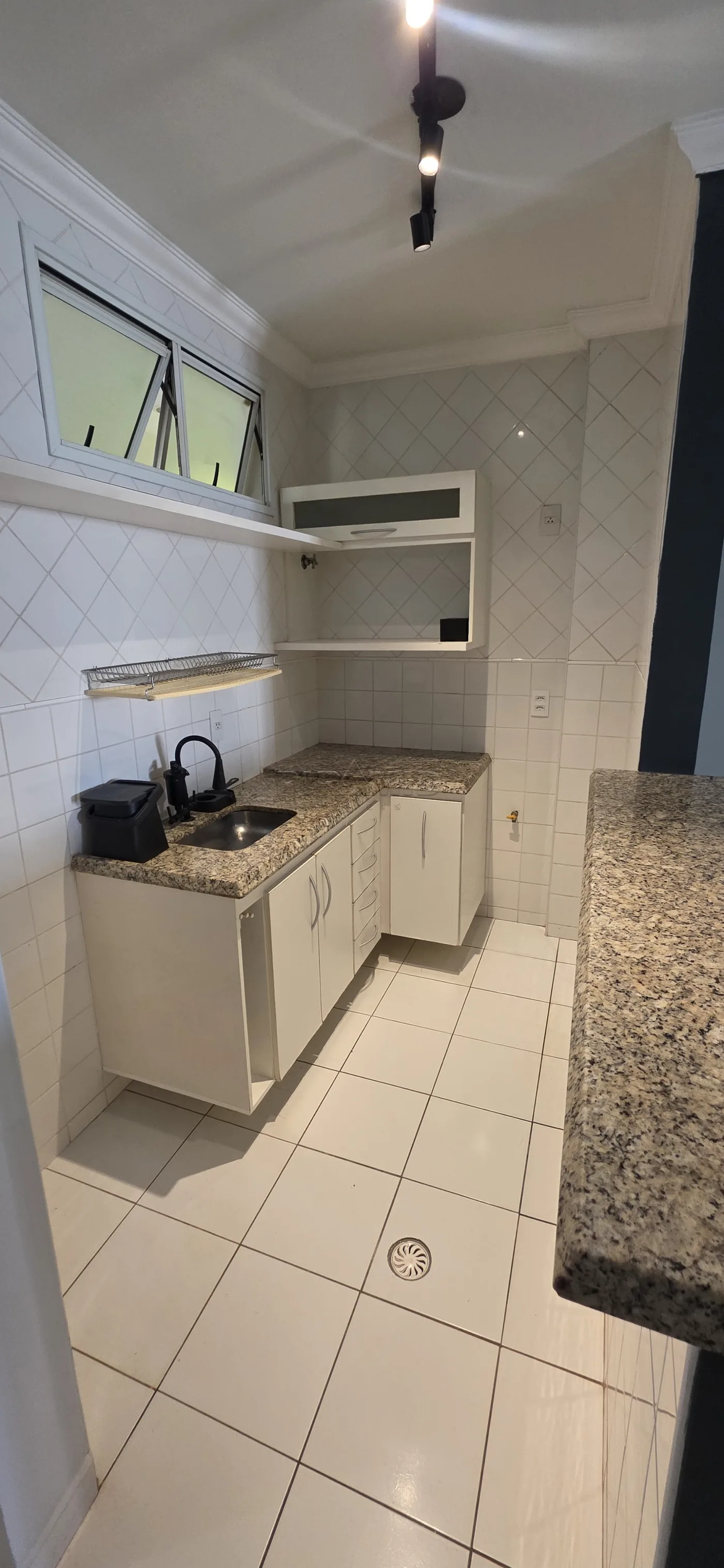 Alugar Apartamento / Kitchnet em Ribeir&atilde;o Preto R$ 1.500,00 - Foto 5