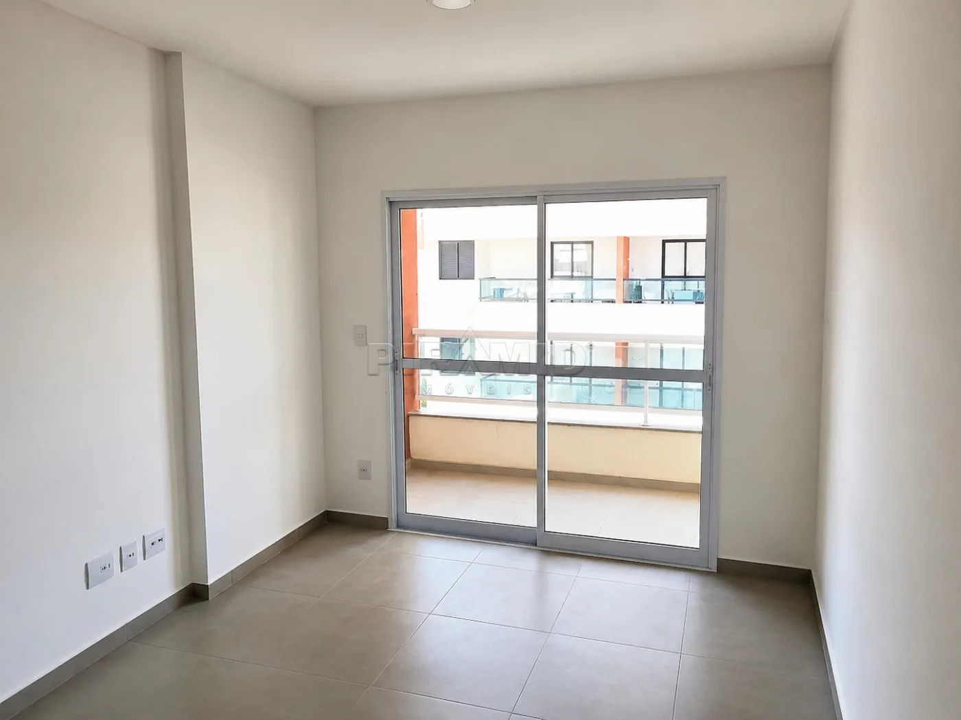 Alugar Apartamento / Padr&atilde;o em Ribeir&atilde;o Preto R$ 1.600,00 - Foto 1