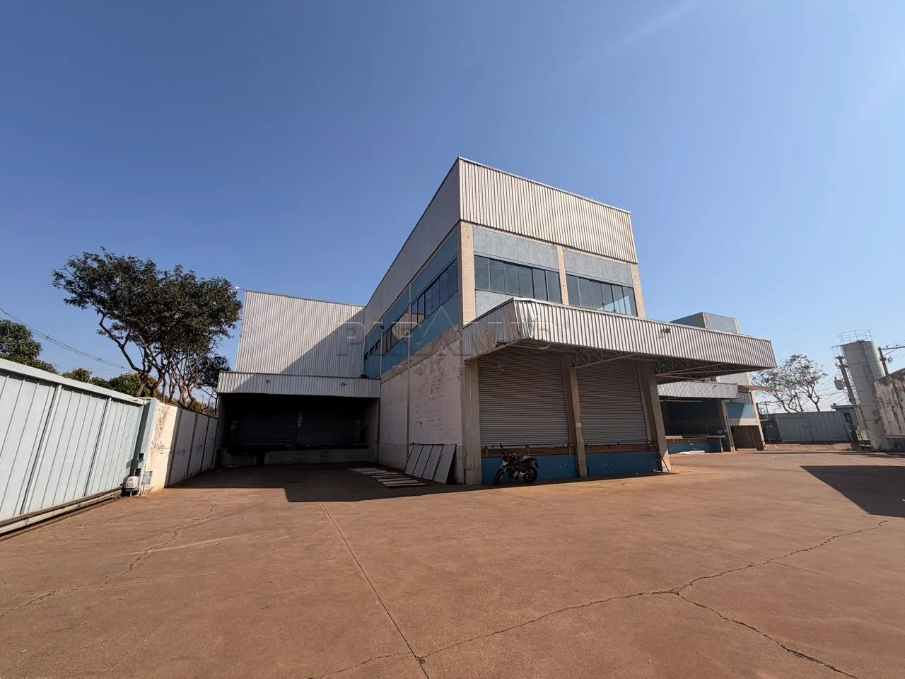 Alugar Comercial / Sal&atilde;o em Ribeir&atilde;o Preto R$ 120.000,00 - Foto 2