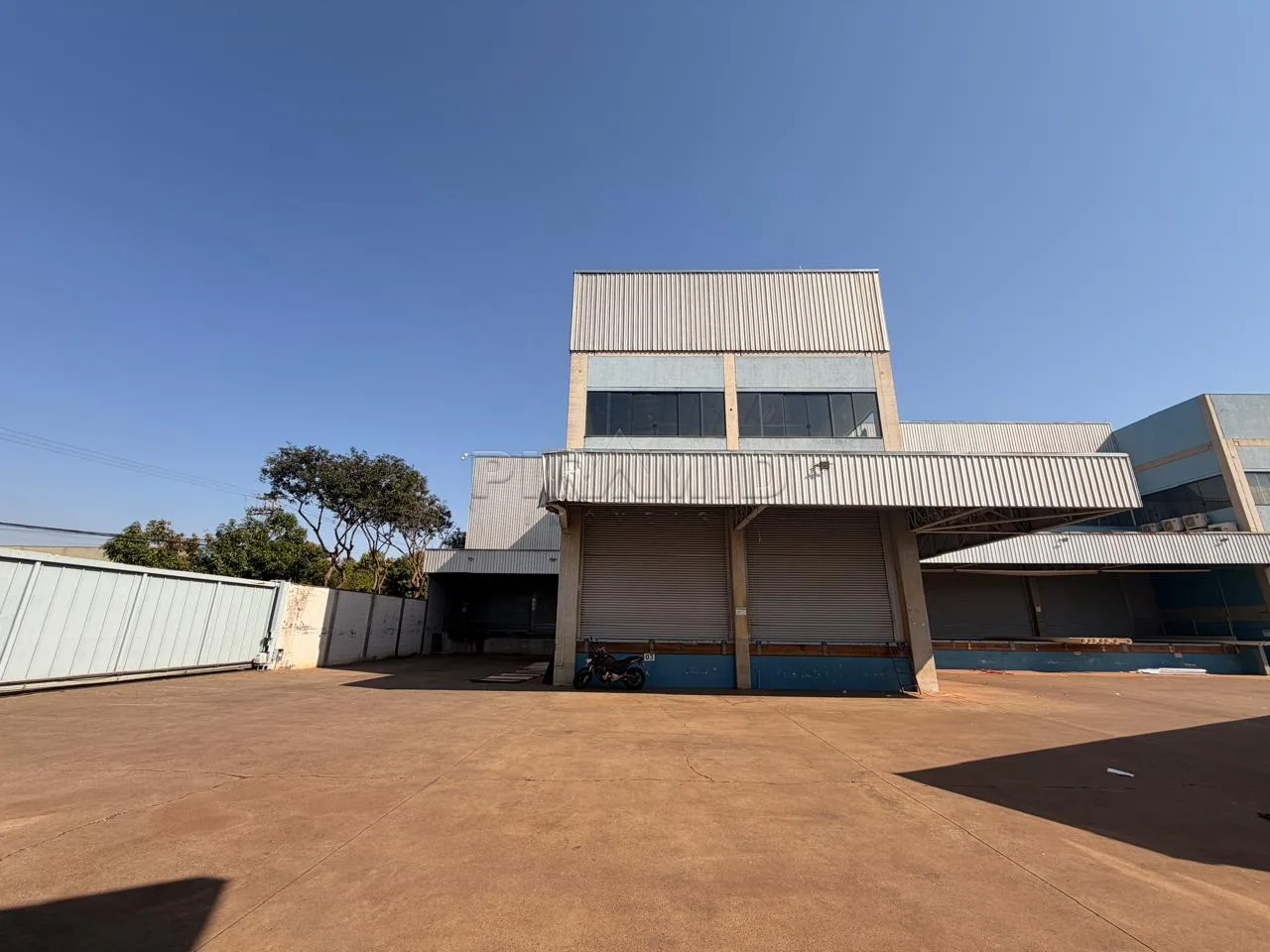 Alugar Comercial / Sal&atilde;o em Ribeir&atilde;o Preto R$ 120.000,00 - Foto 3