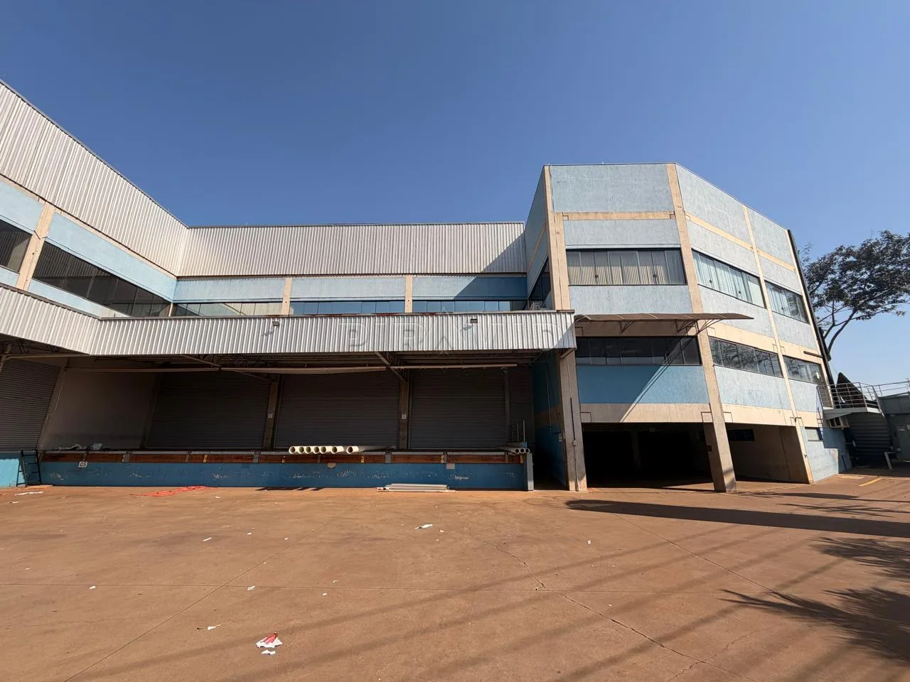 Alugar Comercial / Sal&atilde;o em Ribeir&atilde;o Preto R$ 120.000,00 - Foto 1