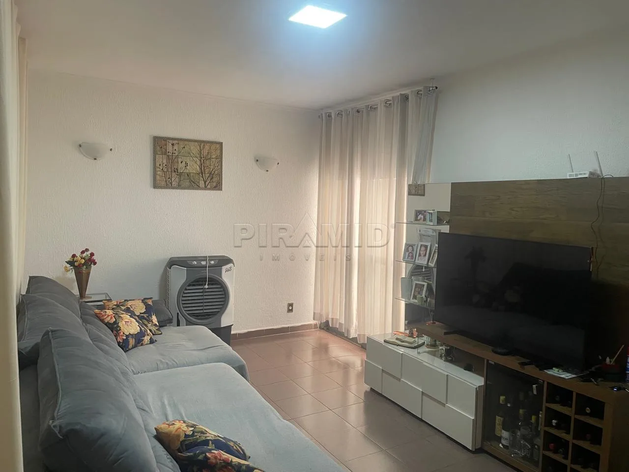 Comprar Casa / Padr&atilde;o em Ribeir&atilde;o Preto R$ 380.000,00 - Foto 2