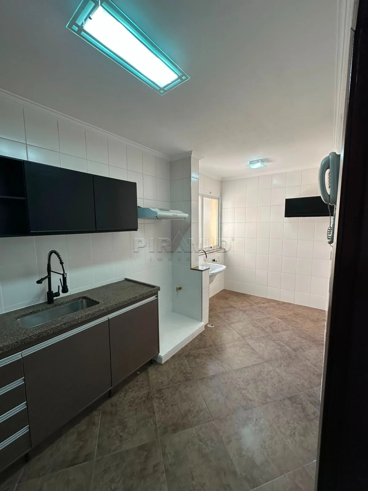 Comprar Apartamento / Padr&atilde;o em Ribeir&atilde;o Preto R$ 350.000,00 - Foto 7