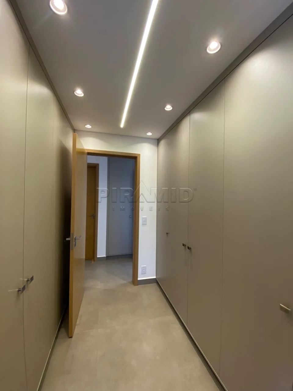 Alugar Apartamento / Padr&atilde;o em Ribeir&atilde;o Preto R$ 7.500,00 - Foto 17