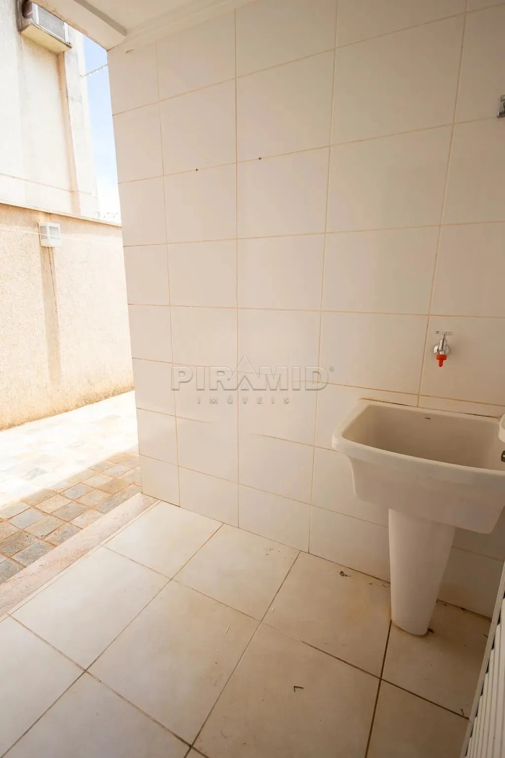 Alugar Apartamento / Padr&atilde;o em Ribeir&atilde;o Preto R$ 1.950,00 - Foto 13