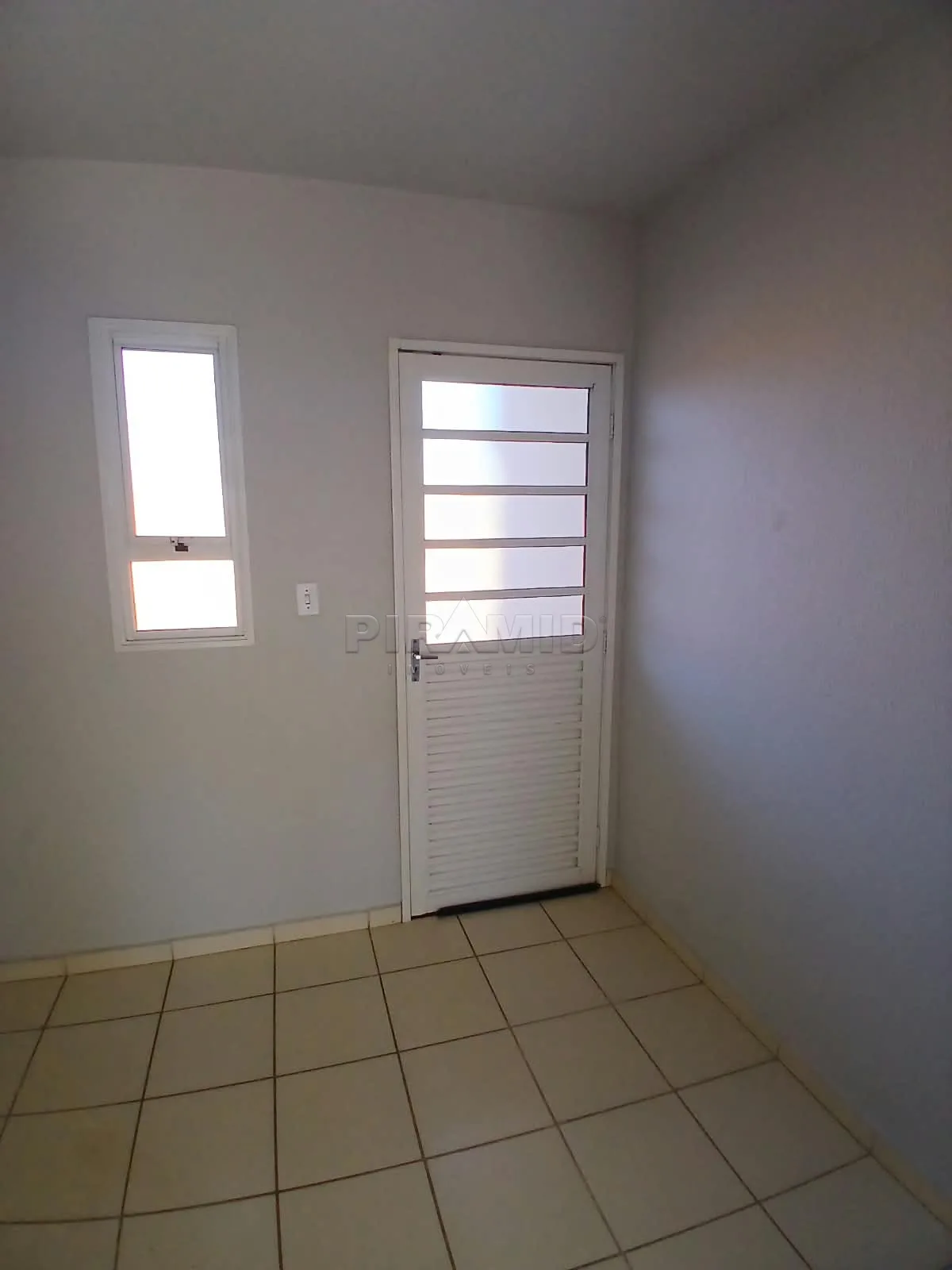 Alugar Casa / Padr&atilde;o em Ribeir&atilde;o Preto R$ 1.620,00 - Foto 4