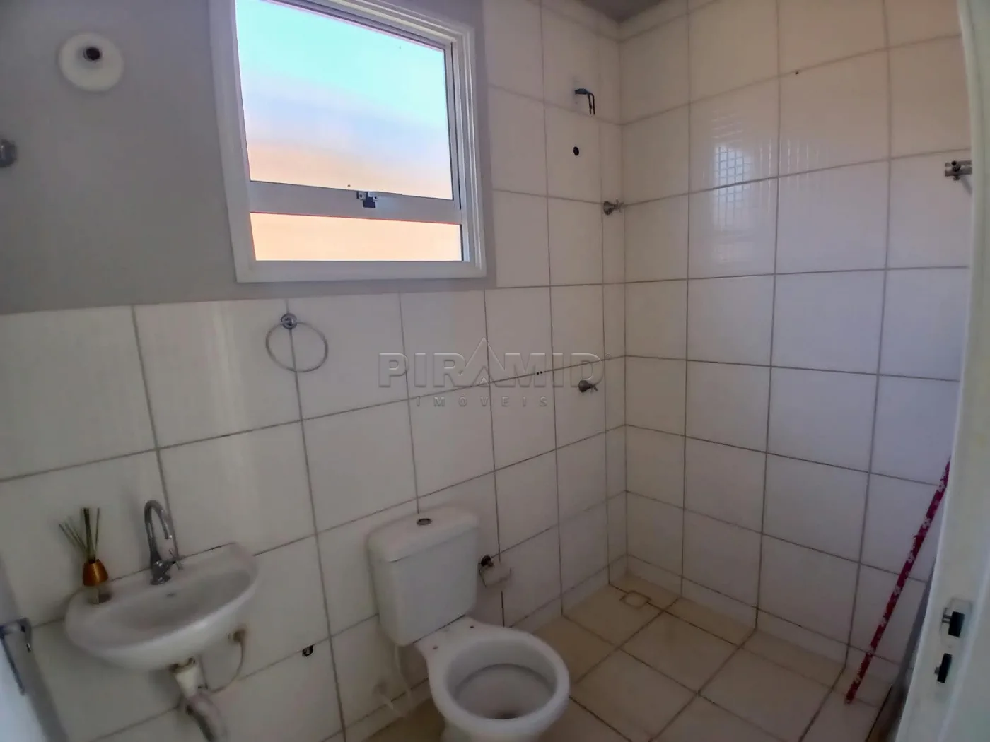 Alugar Casa / Padr&atilde;o em Ribeir&atilde;o Preto R$ 1.620,00 - Foto 7