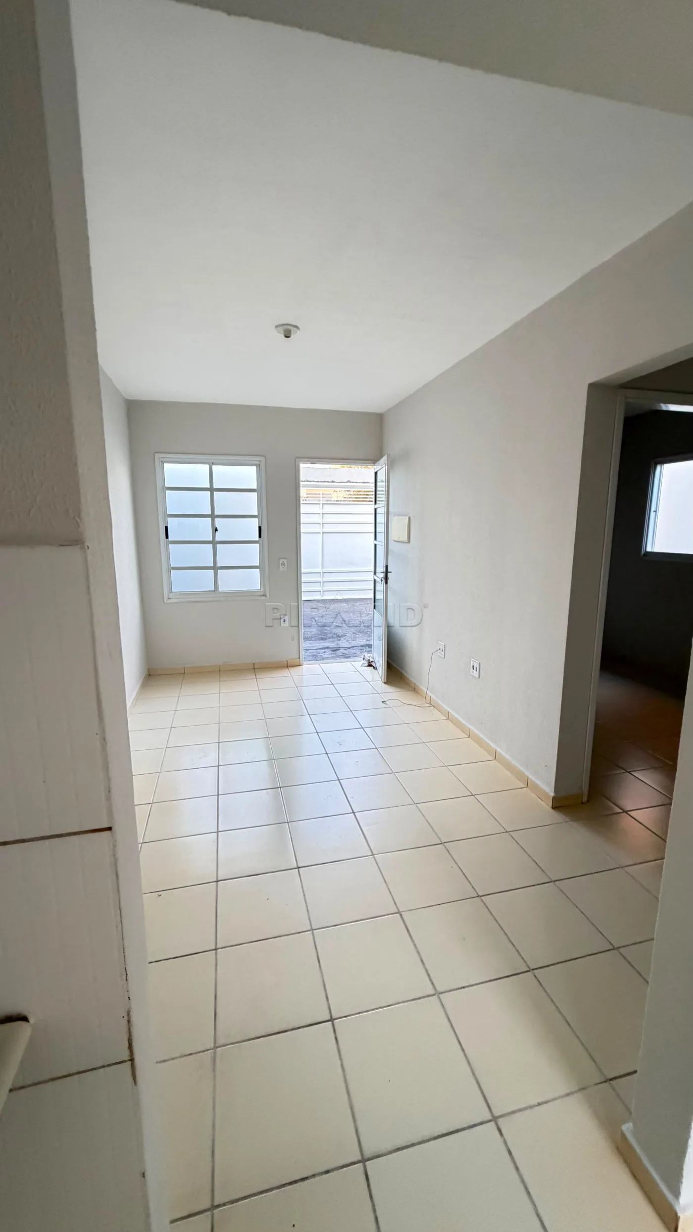 Comprar Casa / Padr&atilde;o em Ribeir&atilde;o Preto R$ 265.000,00 - Foto 2
