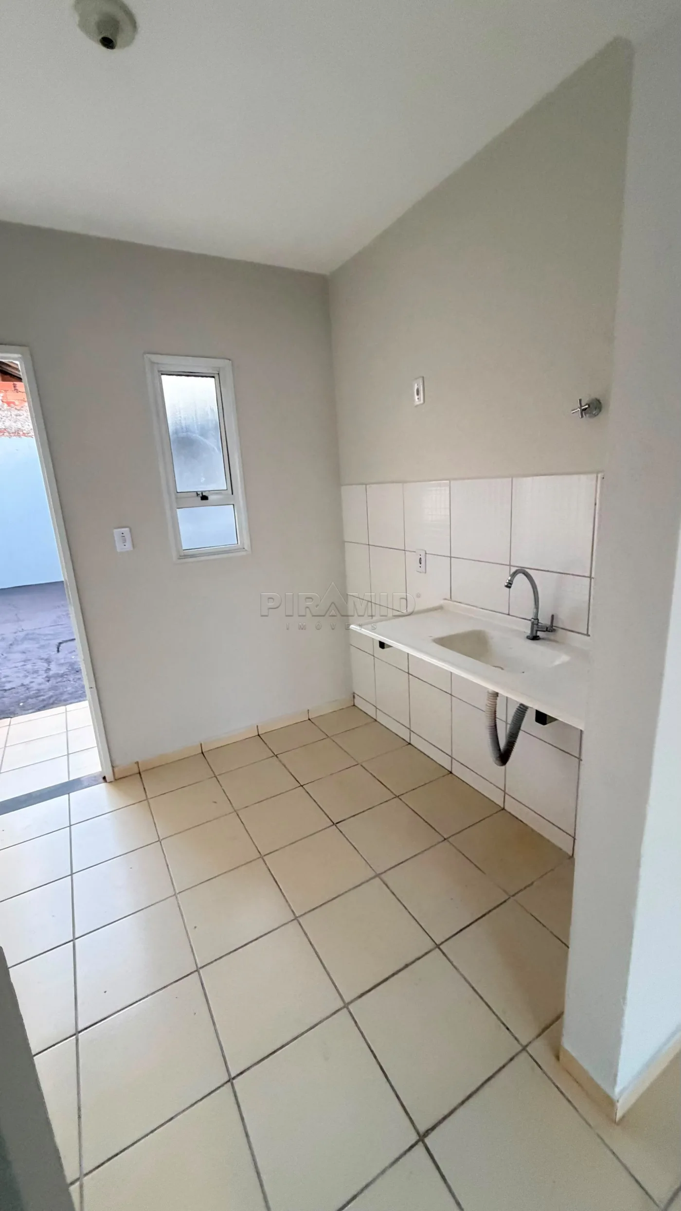 Comprar Casa / Padr&atilde;o em Ribeir&atilde;o Preto R$ 265.000,00 - Foto 4