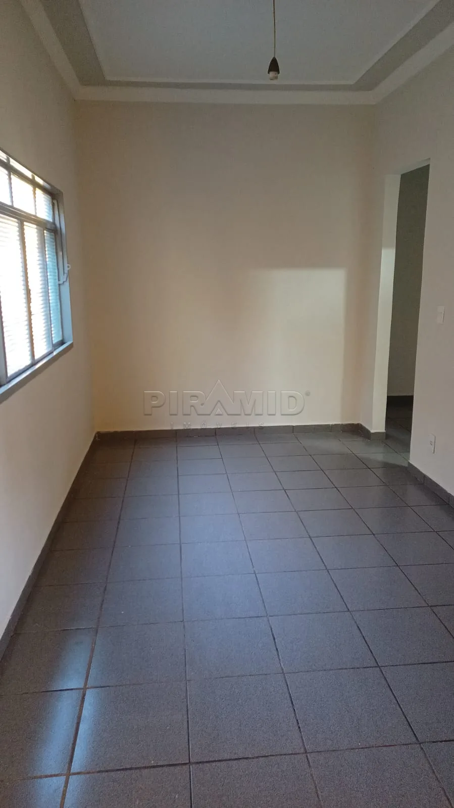Comprar Casa / Padr&atilde;o em Ribeir&atilde;o Preto R$ 375.000,00 - Foto 4