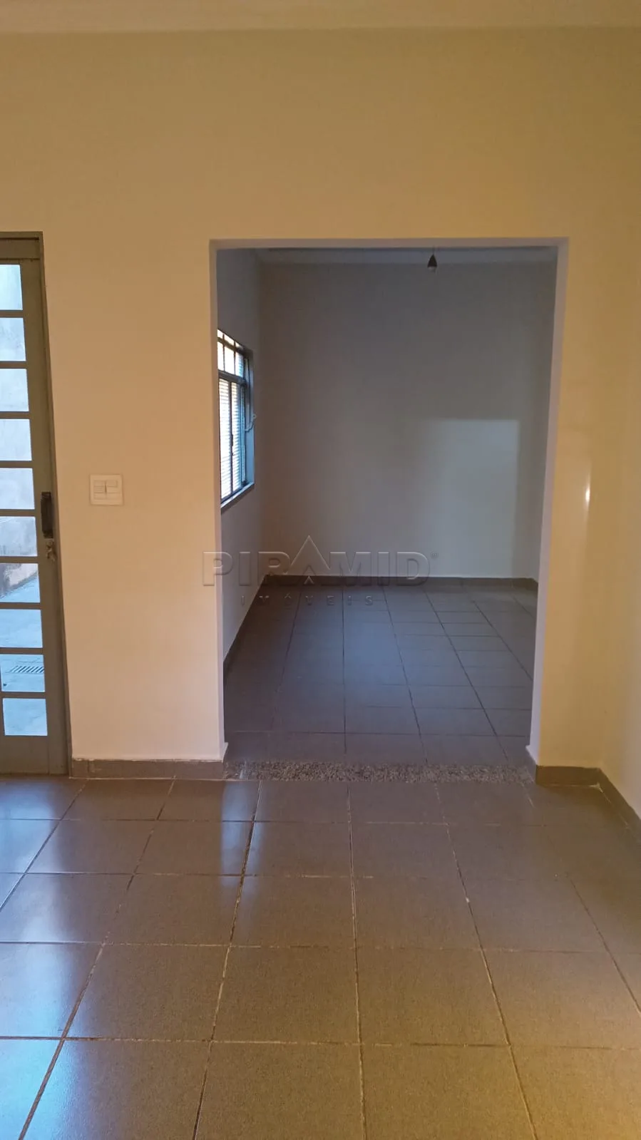 Comprar Casa / Padr&atilde;o em Ribeir&atilde;o Preto R$ 375.000,00 - Foto 5