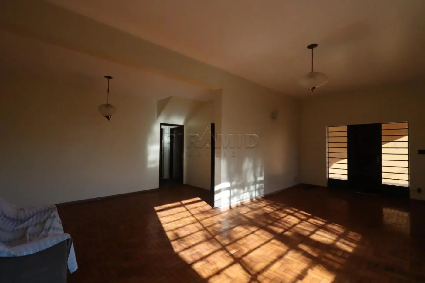 Alugar Casa / Padr&atilde;o em Ribeir&atilde;o Preto R$ 5.500,00 - Foto 4