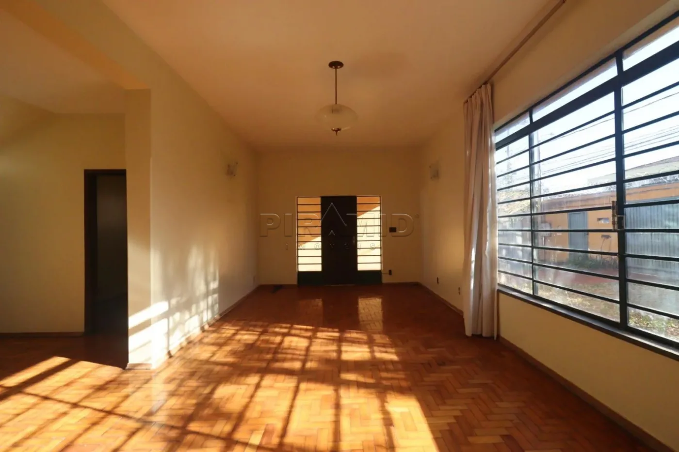 Alugar Casa / Padr&atilde;o em Ribeir&atilde;o Preto R$ 5.500,00 - Foto 2