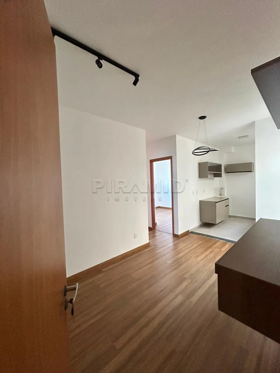 Comprar Apartamento / Padr&atilde;o em Ribeir&atilde;o Preto R$ 165.000,00 - Foto 1