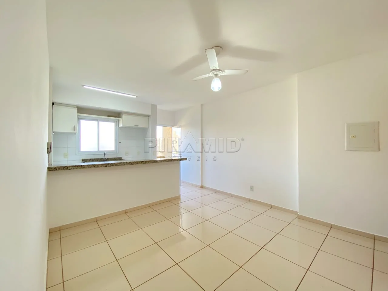 Alugar Apartamento / Padr&atilde;o em Ribeir&atilde;o Preto R$ 1.650,00 - Foto 2