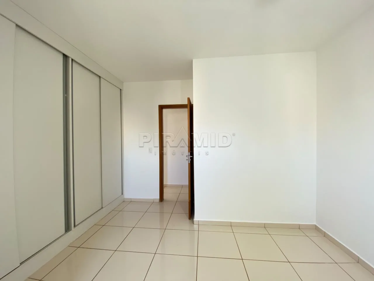 Alugar Apartamento / Padr&atilde;o em Ribeir&atilde;o Preto R$ 1.650,00 - Foto 5
