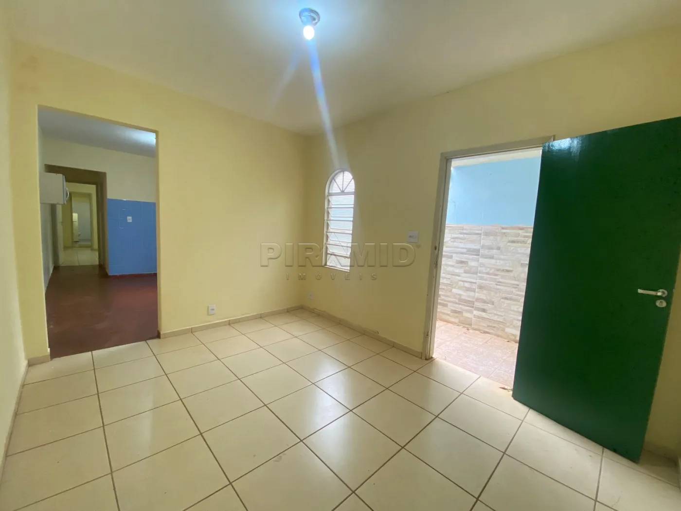 Alugar Casa / Padr&atilde;o em Ribeir&atilde;o Preto R$ 2.200,00 - Foto 2