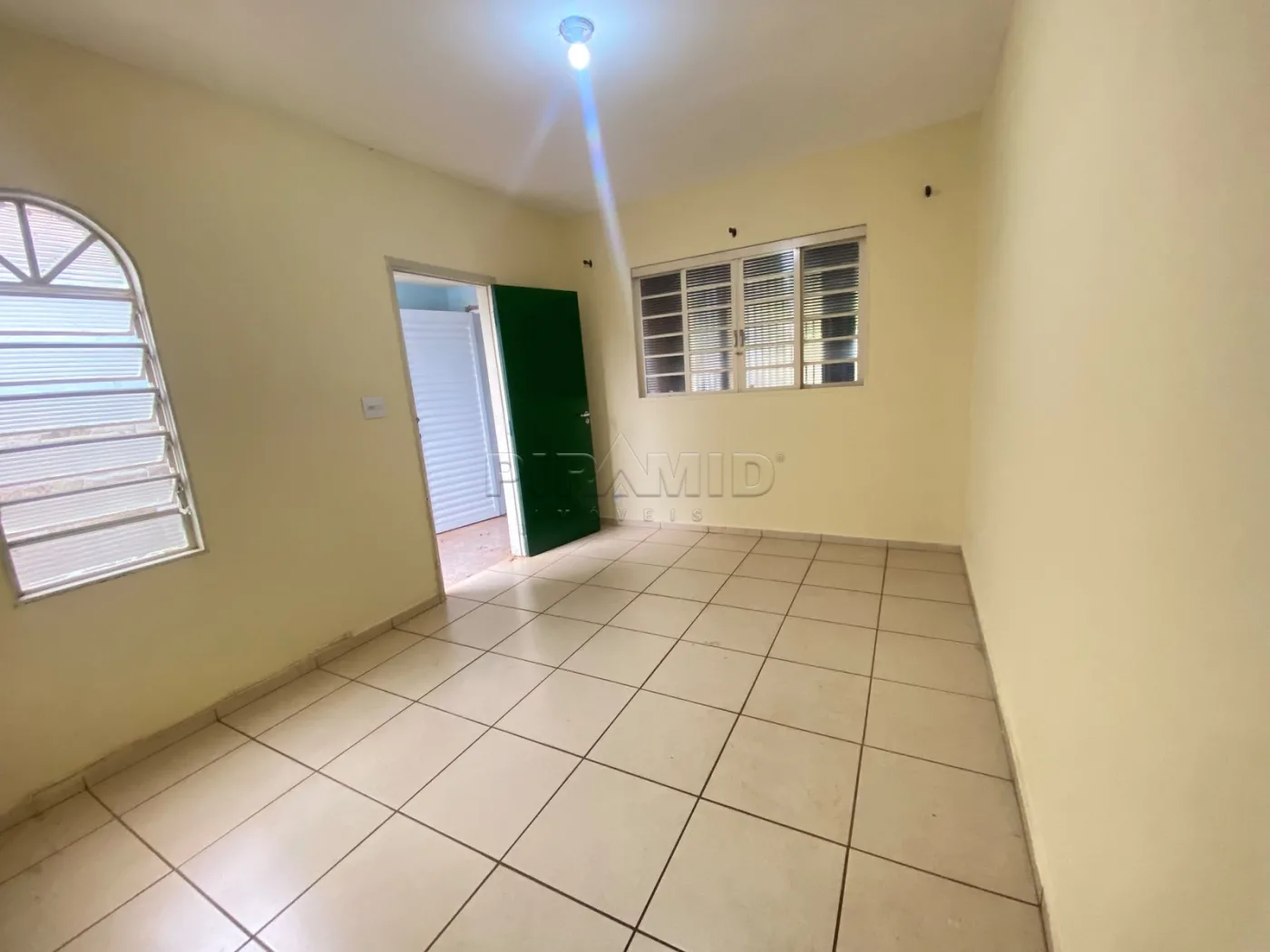 Alugar Casa / Padr&atilde;o em Ribeir&atilde;o Preto R$ 2.200,00 - Foto 3