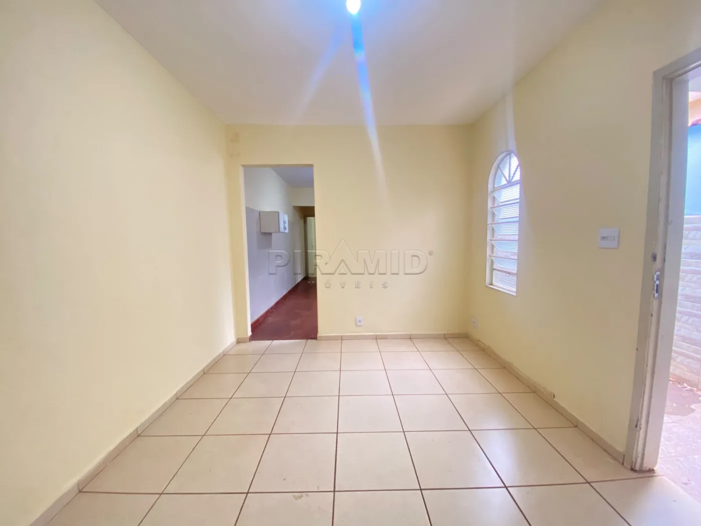 Alugar Casa / Padr&atilde;o em Ribeir&atilde;o Preto R$ 2.200,00 - Foto 4