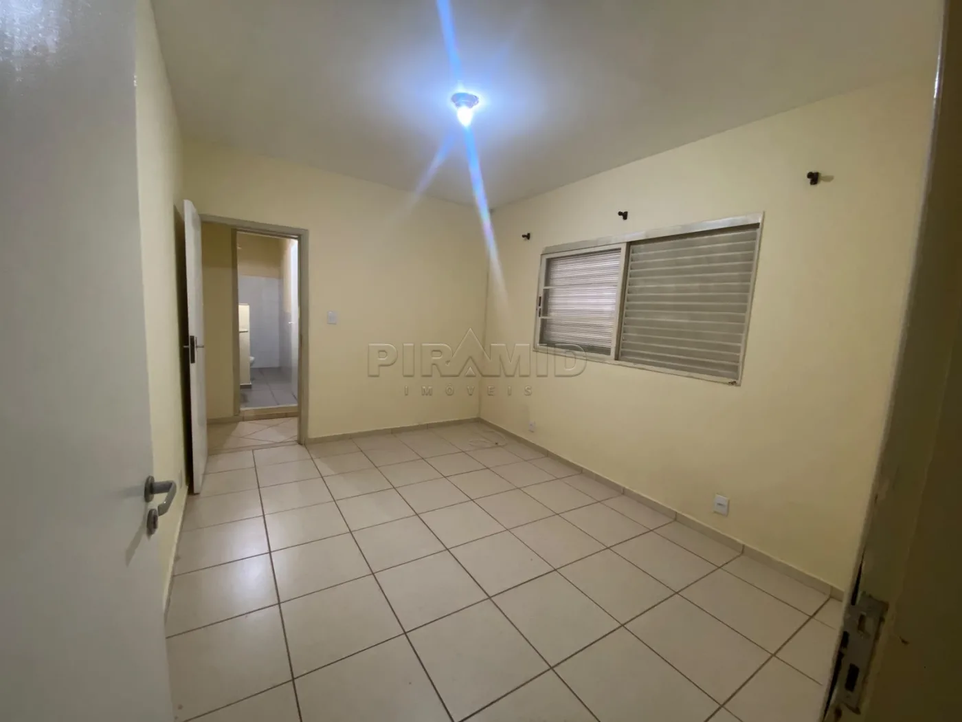 Alugar Casa / Padr&atilde;o em Ribeir&atilde;o Preto R$ 2.200,00 - Foto 11