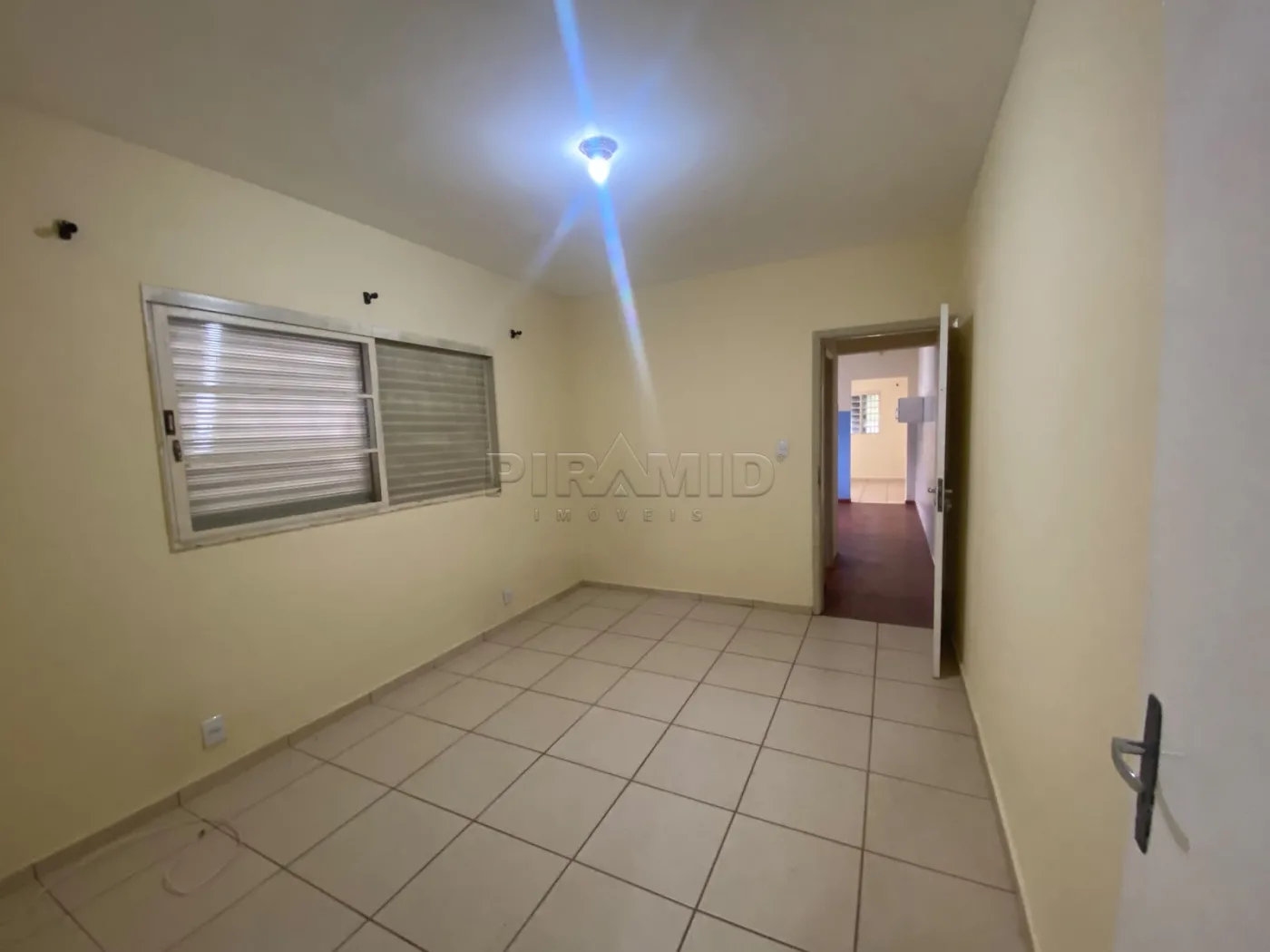 Alugar Casa / Padr&atilde;o em Ribeir&atilde;o Preto R$ 2.200,00 - Foto 12