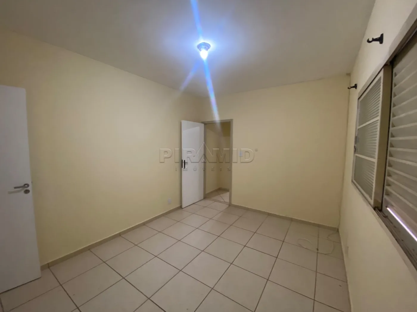 Alugar Casa / Padr&atilde;o em Ribeir&atilde;o Preto R$ 2.200,00 - Foto 13