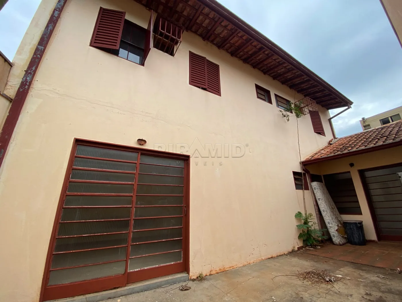 Alugar Casa / Padr&atilde;o em Ribeir&atilde;o Preto R$ 3.000,00 - Foto 1