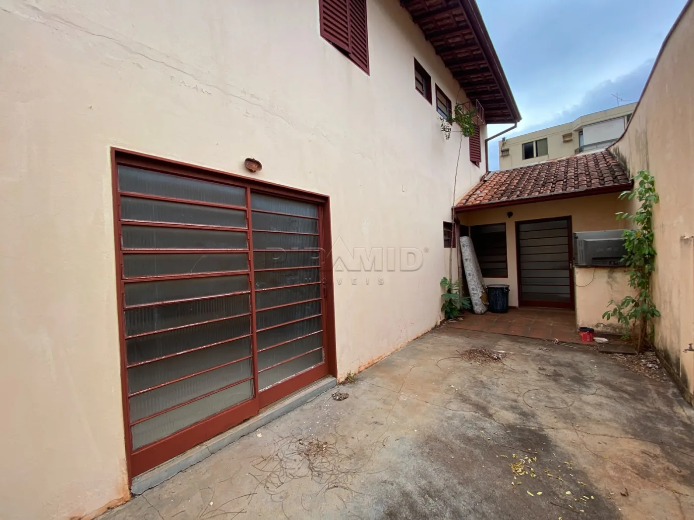 Alugar Casa / Padr&atilde;o em Ribeir&atilde;o Preto R$ 3.000,00 - Foto 2