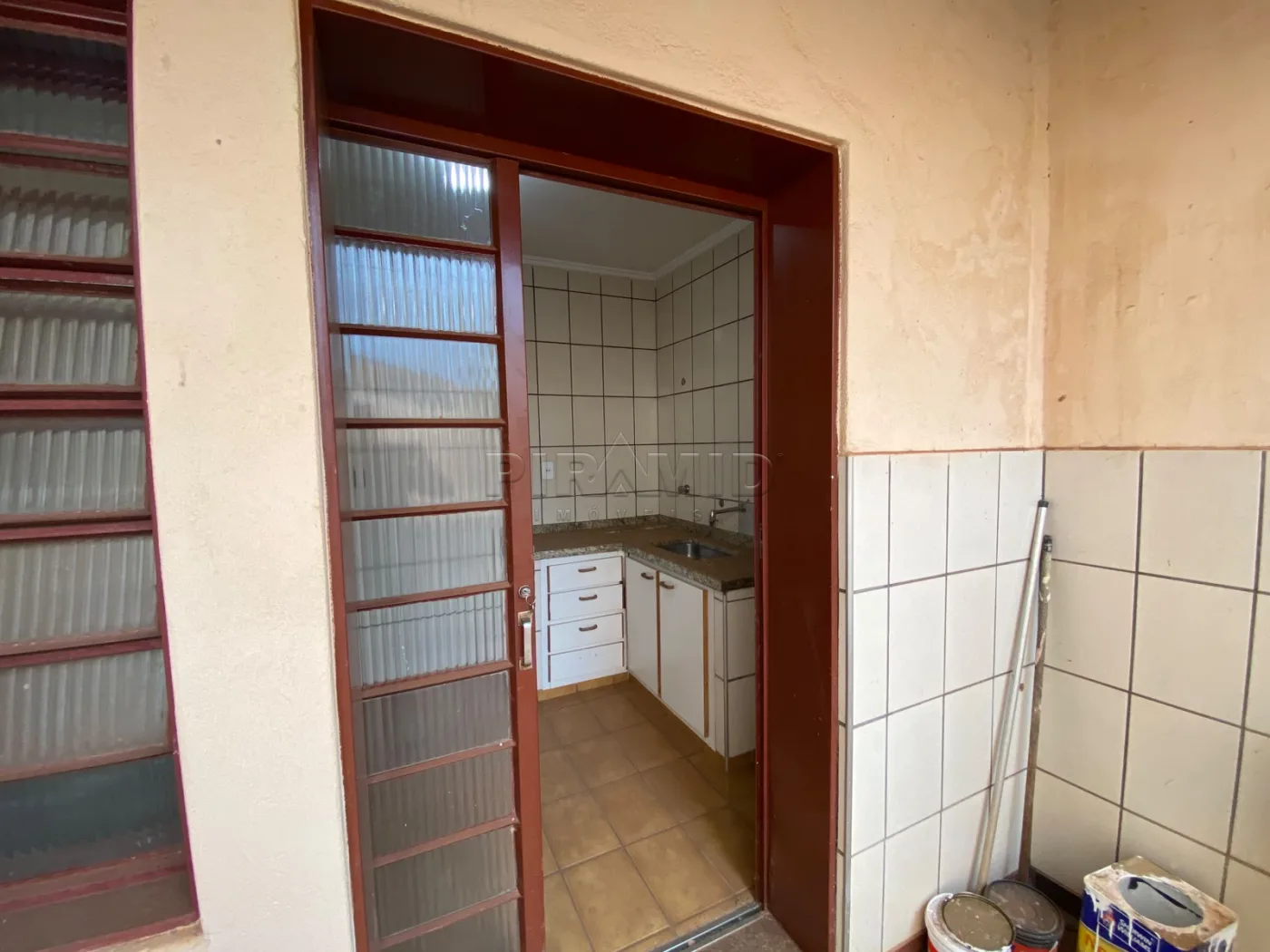 Alugar Casa / Padr&atilde;o em Ribeir&atilde;o Preto R$ 3.000,00 - Foto 3